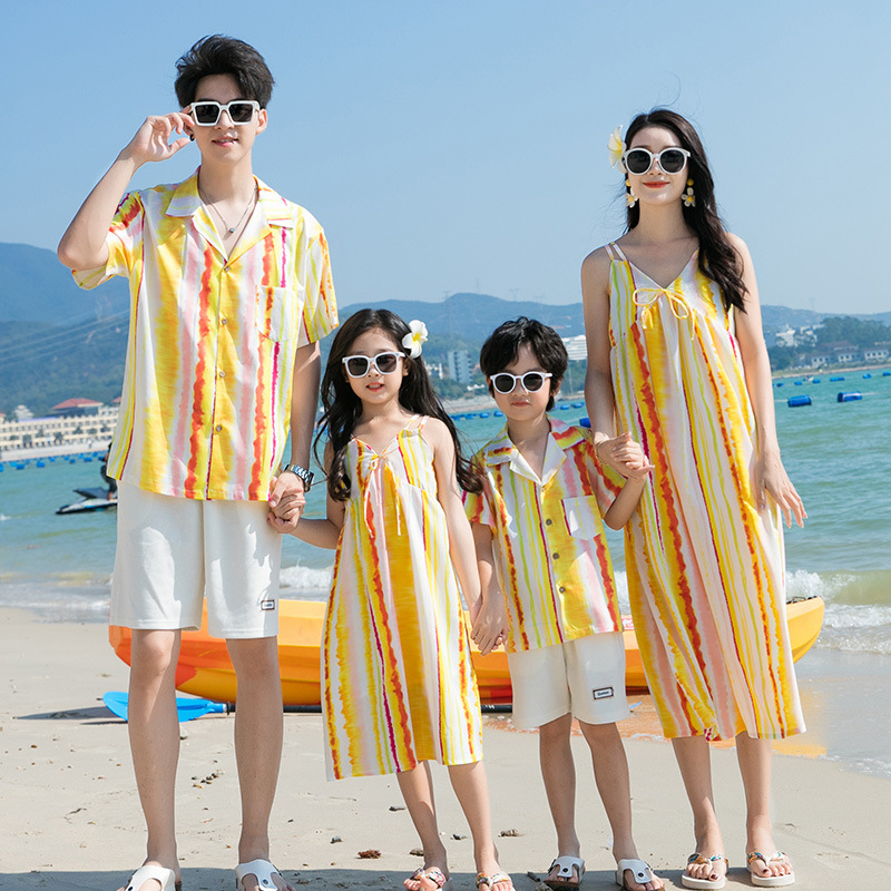 Pasangan pantai terlihat kelua - Summer Clothing Resort ulasan dan harga