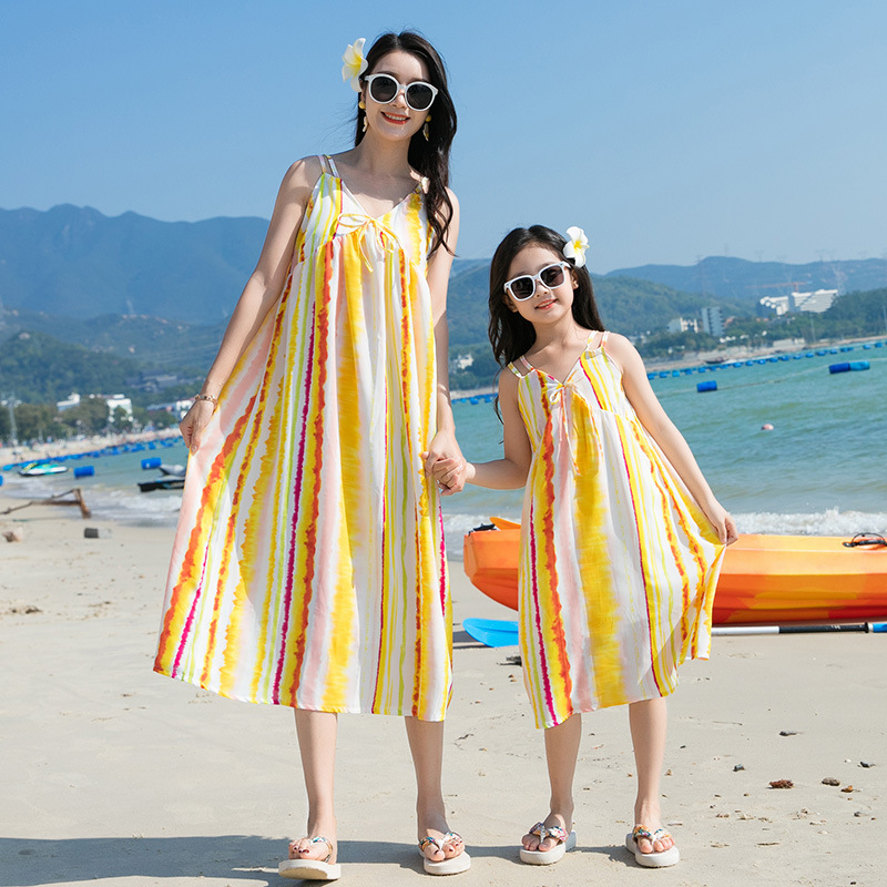 Pasangan pantai terlihat kelua - Summer Clothing Resort ulasan dan harga